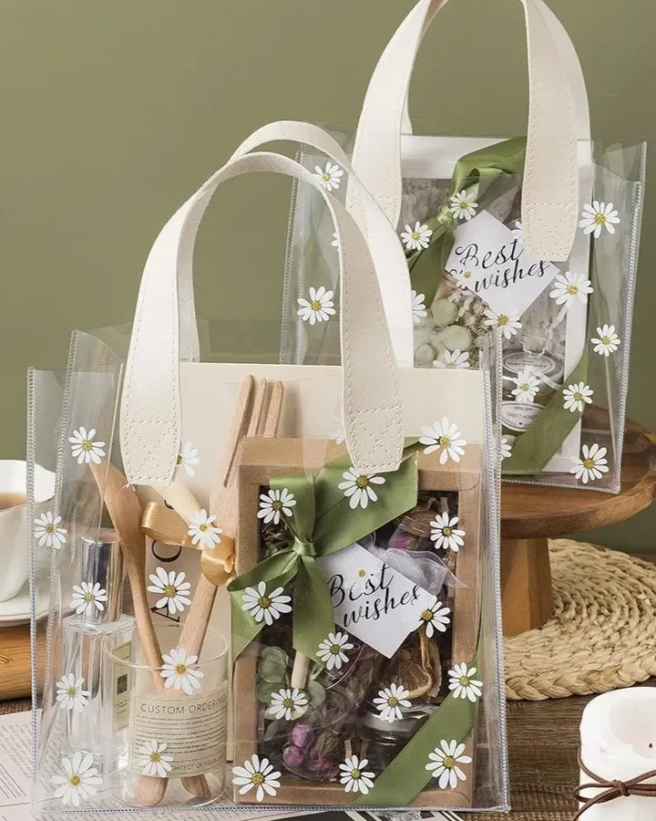 Cute Daisy Printing PVC Clear Gift Bags with Handles for Wedding Events