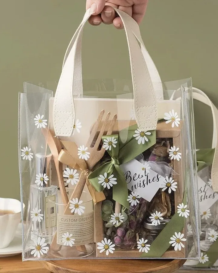 Cute Daisy Printing PVC Clear Gift Bags with Handles for Wedding Events
