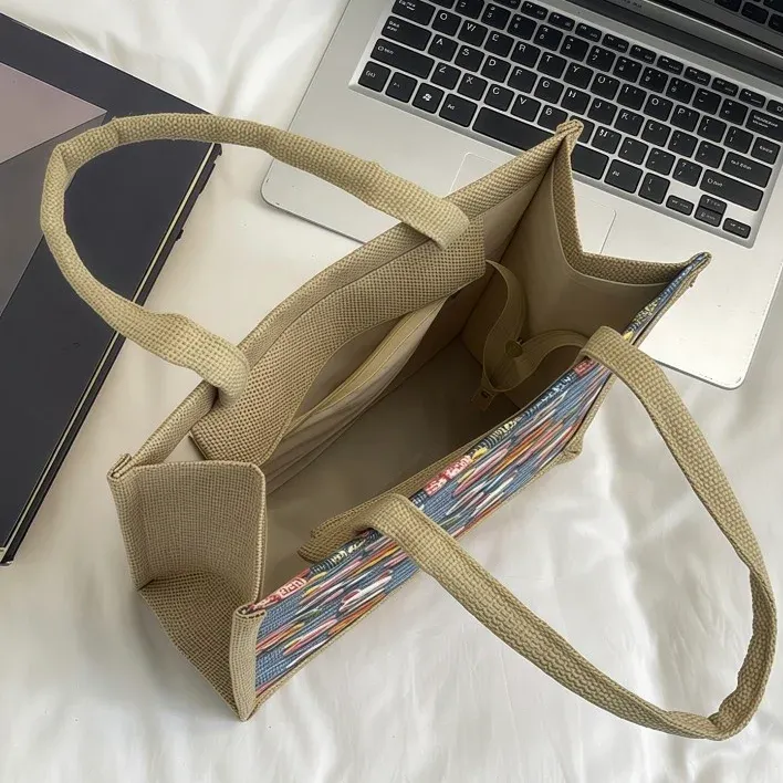 Elegant Embroidered Tote Linen Bag with Zipper for Women Daily Use