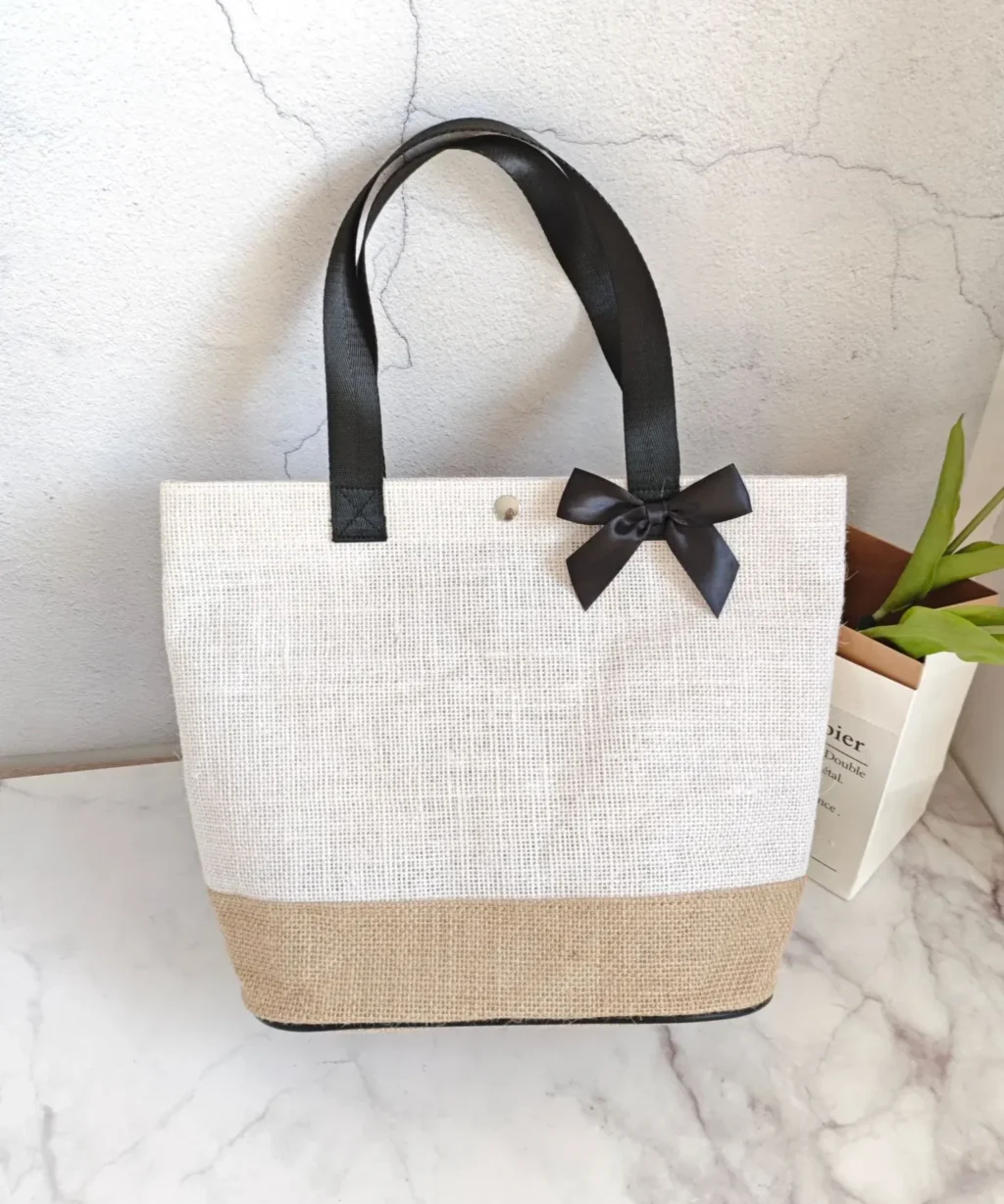 Elegant Two-Tone Burlap Beach Jute Bag with Magnetic Snap Closure for Women
