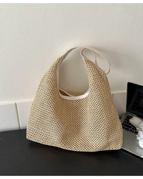 Large-Capacity Wide Strap Crochet Straw Shoulder Bag with Magnetic Closure Beach Tote