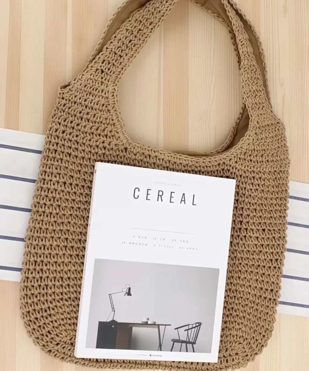 Minimalist Large-Capacity Beach Boho Straw Tote Bag with Zipper for Vacation Everyday Use