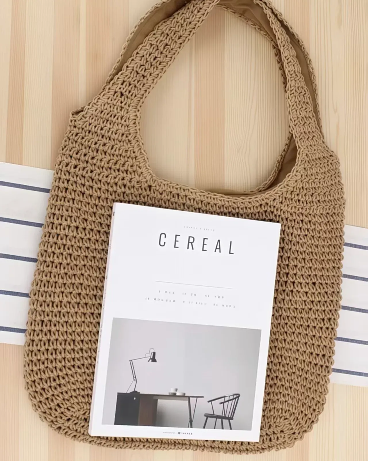 Minimalist Large-Capacity Beach Boho Straw Tote Bag with Zipper for Vacation Everyday Use